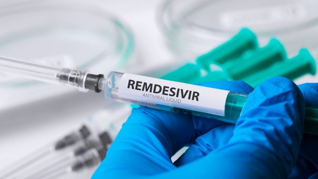 Remdesivir es el primer tratamiento contra la COVID-19 que ha contado con el visto bueno de la Agencia Europea del Medicamento.